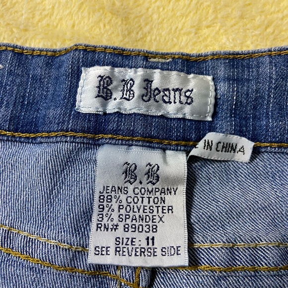 Z- Distressed Southwestern Denim Shorts - Picture 4 of 5